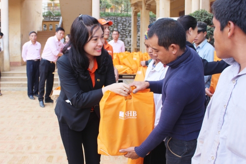 SHB tặng 1 tỷ đồng cho đồng bào khó khăn tại Sơn La