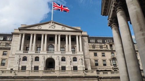 Ngân hàng Trung ương Anh: Có thể sớm hạ lãi suất để thúc đẩy tăng trưởng