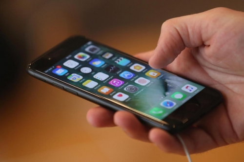 iPhone 8 sẽ loại bỏ nút Home, sử dụng màn hình nhận diện dấu vân tay?