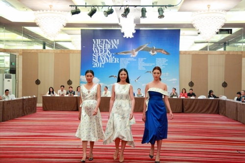 Giới thiệu 1000 mẫu thời trang Thu Đông 2017
