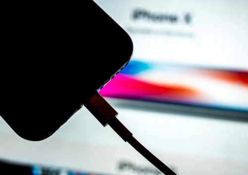 Tim Cook: Apple không quan tâm việc thay pin gây ảnh hưởng đến tỷ lệ nâng cấp iPhone