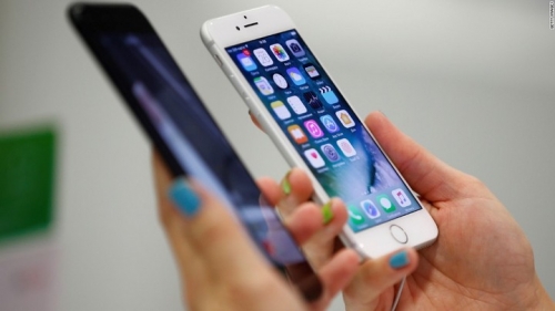 Apple thừa nhận đã không nói với người dùng về việc làm chậm iPhone