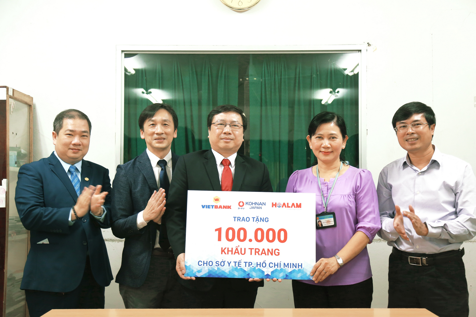 100.000 khẩu trang tài trợ cho Sở Y tế TP. Hồ Chí Minh