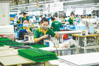 Doanh nghiệp bổ sung đãi ngộ để thu hút lao động