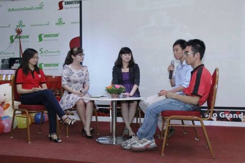 Nguyễn Thế Hoàn nhận học bổng toàn phần tiếng Anh tại Smartcom