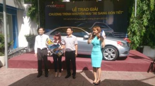 MobiFone trao thưởng xe Mercedecs C250