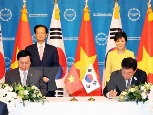 Hàn Quốc và Việt Nam ký tắt Hiệp định thương mại tự do