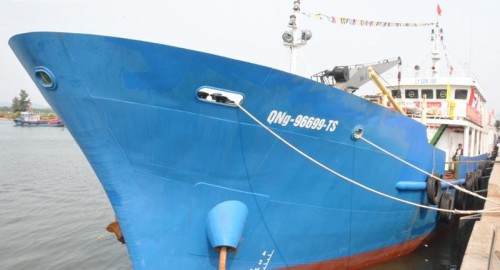 Bàn giao tàu hậu cần nghề cá hiện đại nhất Việt Nam