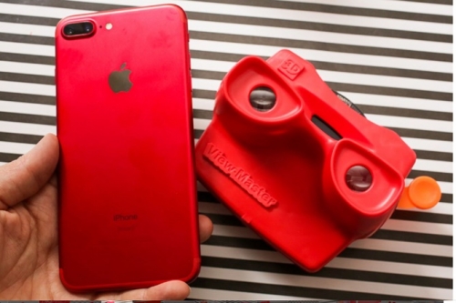 Mở hộp iPhone 7 Plus phiên bản màu đỏ vừa công bố