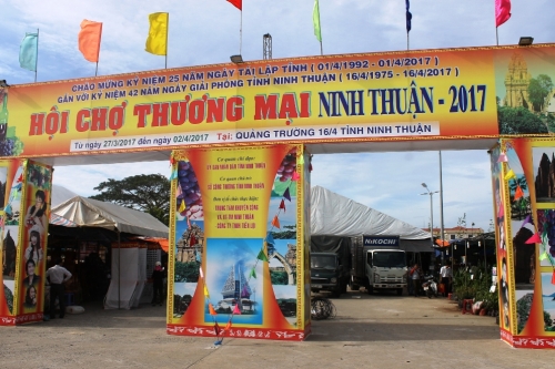 Trên 200 gian hàng tham gia Hội chợ thương mại Ninh Thuận 2017