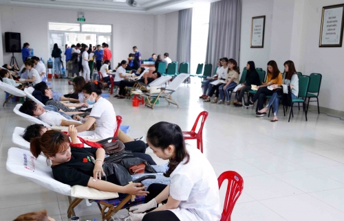 Ngày hội hiến máu tình nguyện ở Đại học Đông Á
