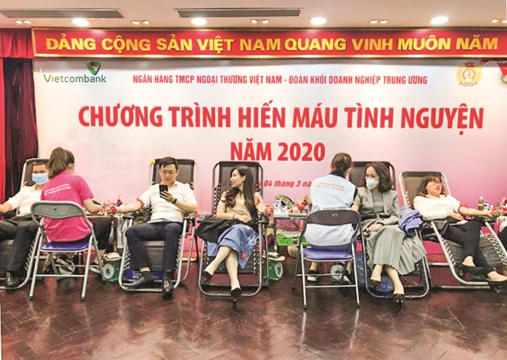 Đoàn thanh niên Vietcombank: Đi đầu trong phòng chống dịch Covid–19