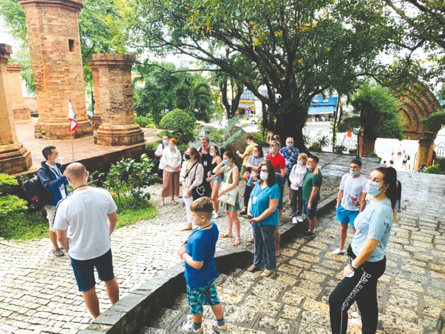 doanh nghiep lu hanh dang dung ngoi khong yen