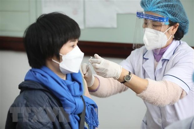 https://cdn.thoibaonganhang.vn/stores/news_dataimages/minhvl/032022/26/19/4403_ttxvn_tiem_vaccine_covid.jpg