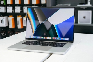 MacBook Pro 14 inch xả hàng, giá giảm 11 triệu đồng