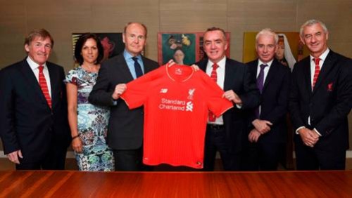 Standard Chartered và Liverpool gia hạn hợp đồng tài trợ