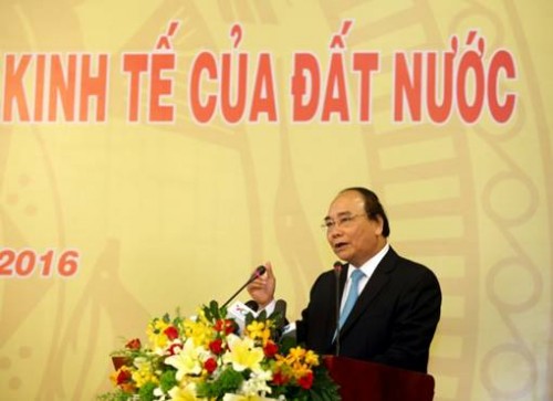 Thủ tướng Nguyễn Xuân Phúc chỉ đạo giảm 1% lãi suất cho vay trung - dài hạn