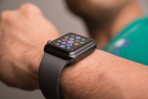 Apple bị kiện vì tính năng theo dõi nhịp tim trên Apple Watch