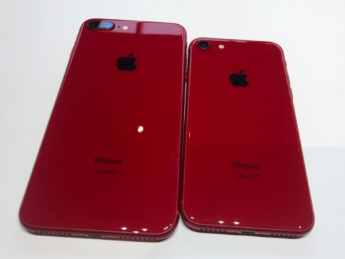 Đây là iPhone 8 Product RED: rất đẹp, rất dễ bám vân tay
