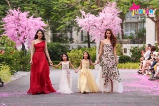 Chiêm ngưỡng sàn diễn thời trang đẹp như cổ tích tại Premier Village Danang Resort Managed by AccorHotels