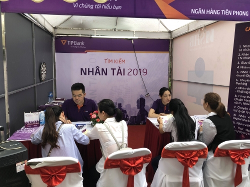 Khai mạc Hội chợ việc làm - Cầu nối nhân lực 2019