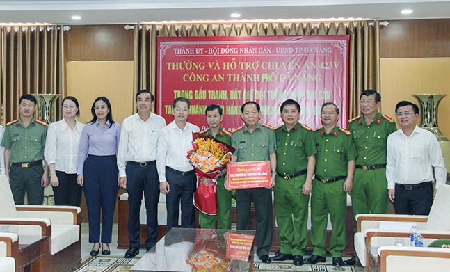 Đà Nẵng: Khen thưởng lực lượng Công an bắt giữ đối tượng cướp tài sản