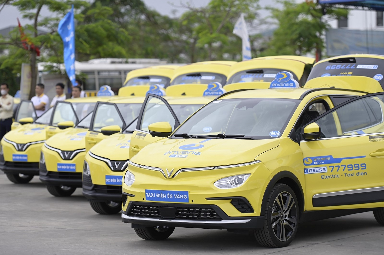 Én Vàng mua và thuê 150 xe ô tô điện Vinfast, ra mắt dịch vụ taxi điện đầu tiên tại Hải Phòng