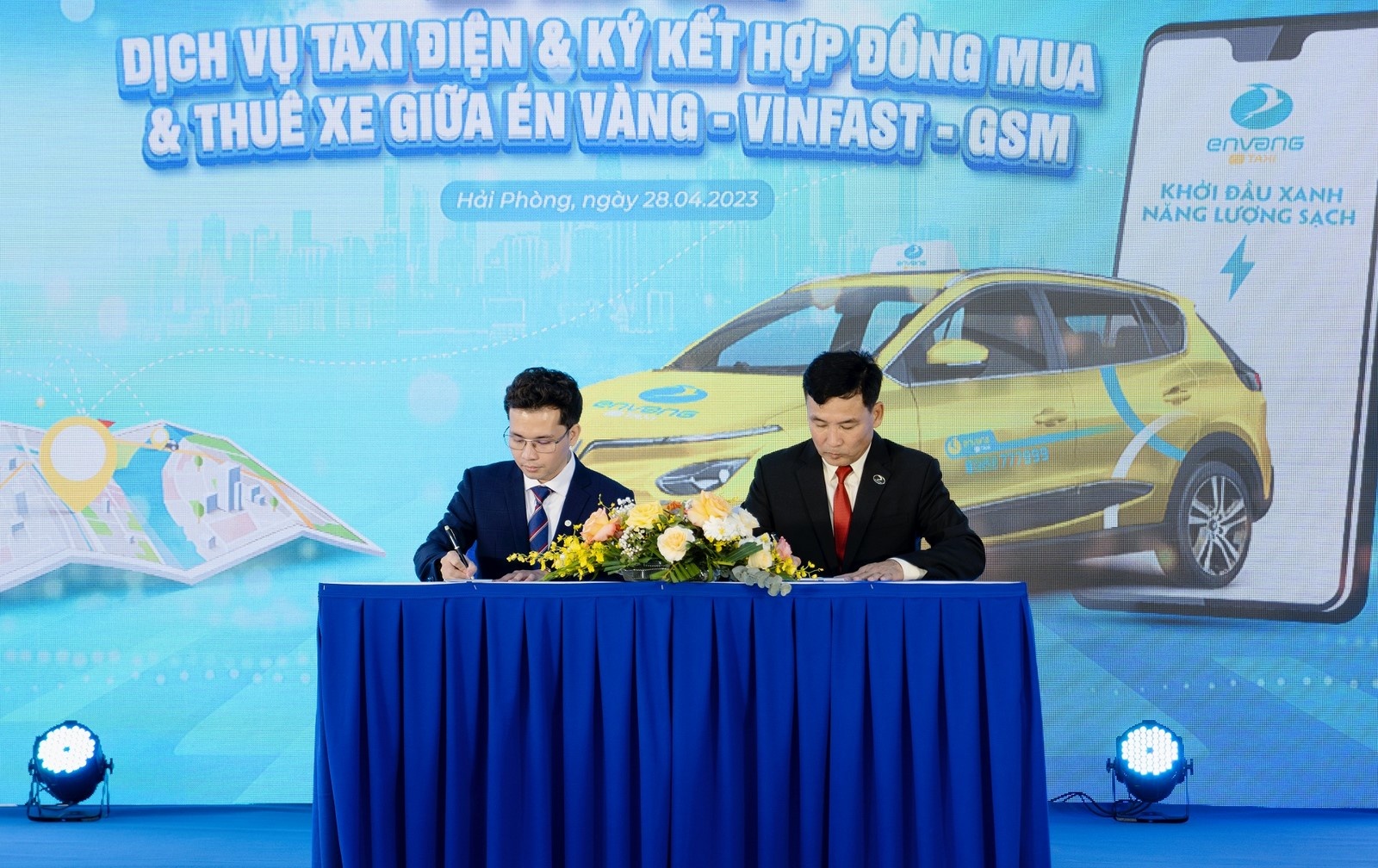 en vang mua va thue 150 xe o to dien vinfast ra mat dich vu taxi dien dau tien tai hai phong