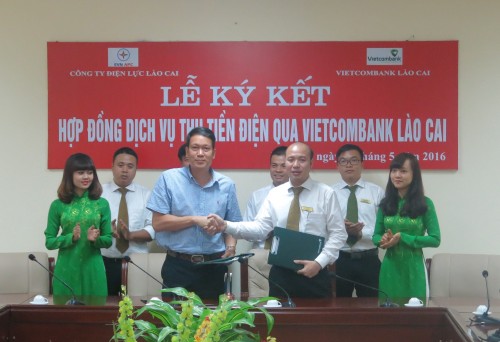 Lào Cai: Miễn phí thanh toán tiền điện qua Vietcombank