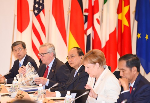 Thủ tướng dự Hội nghị G7 mở rộng