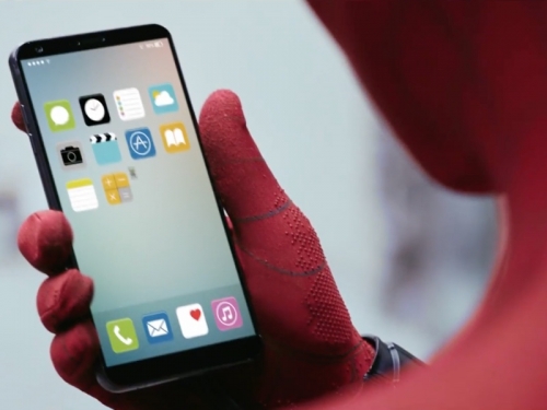 iPhone 8 lộ diện trong trailer Spider-Man: Homecoming