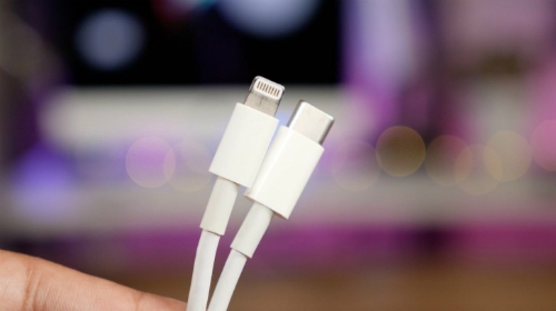 Apple giảm giá cáp USB-C to Lightning còn 19 USD
