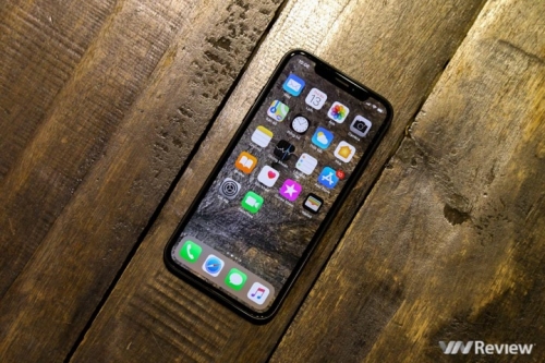 Cả ba 3 mẫu iPhone 2018 có khả năng dùng màn hình OLED