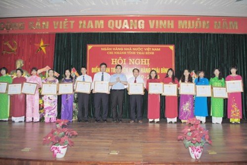 NHNN Thái Bình: Tổ chức Hội nghị điển hình tiên tiến giai đoạn 2010-2015