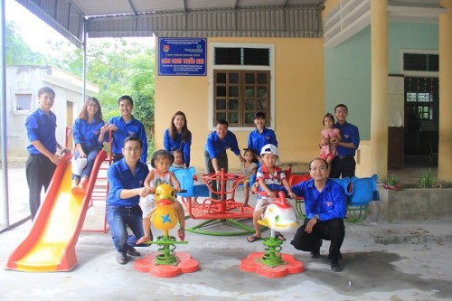 Đoàn Thanh niên Vietcombank góp kinh phí xây dựng 2 sân chơi thiếu nhi tại Nghệ An