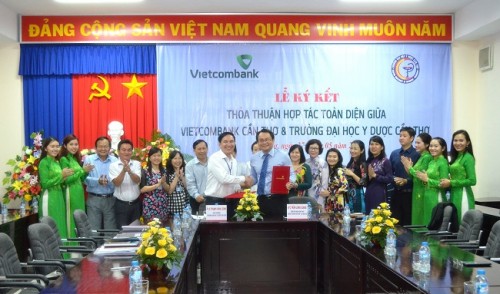 Vietcombank hợp tác toàn diện với Trường Đại học Y Dược Cần Thơ