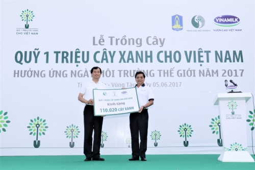 Vinamilk trồng hơn 110.000 cây xanh chống xâm nhập mặn tại Bà Rịa - Vũng Tàu