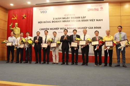 Phát huy truyền thống kinh doanh gia đình, liên kết doanh nghiệp gia đình Việt