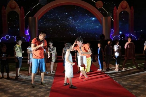 Khai mạc lễ hội đèn lồng lớn nhất Đà Nẵng, khán giả nhí mê mẩn không muốn về