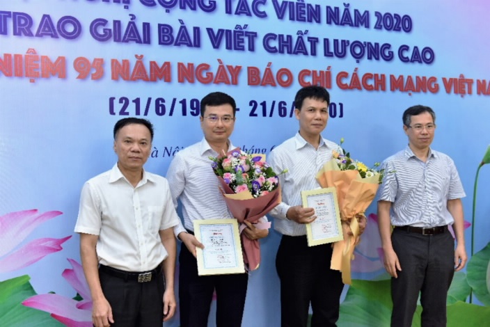 Tạp chí Ngân hàng trao giải bài viết chất lượng cao nhân dịp kỷ niệm 95 năm ngày báo chí Cách mạng Việt Nam 21/6
