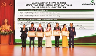 Hội nghị điển hình tiên tiến Vietcombank: Những đóa hoa lan tỏa sắc hương