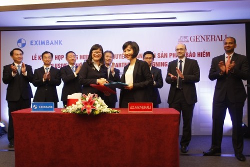 Generali Việt Nam độc quyền phân phối sản phẩm bảo hiểm qua Eximbank