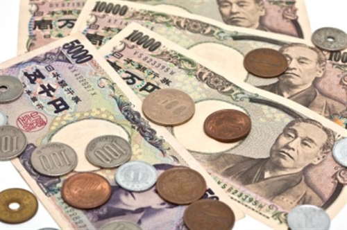 BoJ cam kết tiếp tục duy trì lãi suất thấp