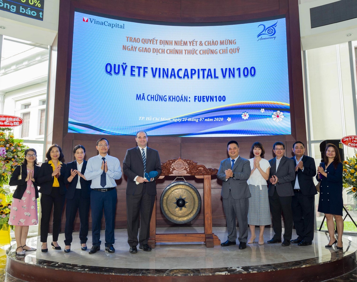 Quỹ ETF VinaCapital VN100 chính thức niêm yết tại HOSE