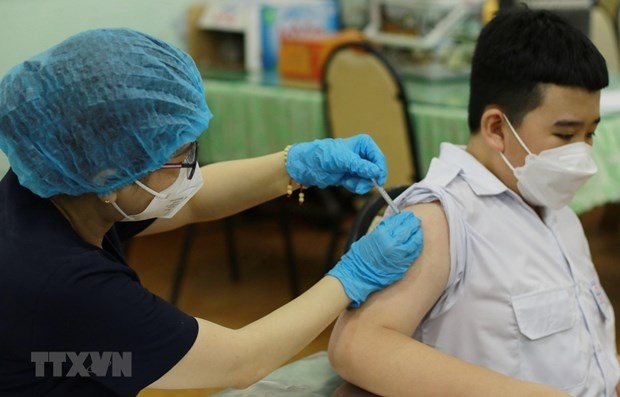 https://cdn.thoibaonganhang.vn/stores/news_dataimages/minhvl/072022/13/19/2923_tiem_vaccine.jpg