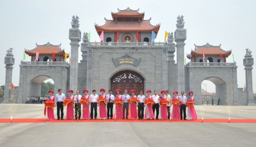 Khánh thành Cổng vào Trung tâm lễ hội Khu Di tích Đền Hùng