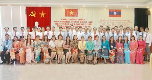 Ngân hàng Chính sách xã hội Việt Nam – Lào tăng cường hợp tác
