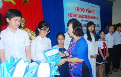 SCB tài trợ trao học bổng cho học sinh nghèo Đà Nẵng