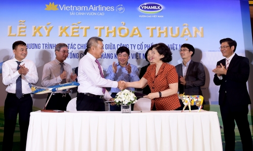 Vietnam Airlines và Vinamilk hợp tác chiến lược