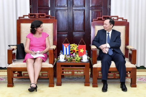 Phó Thống đốc Đào Minh Tú làm việc với Đại sứ Cộng hòa Cuba